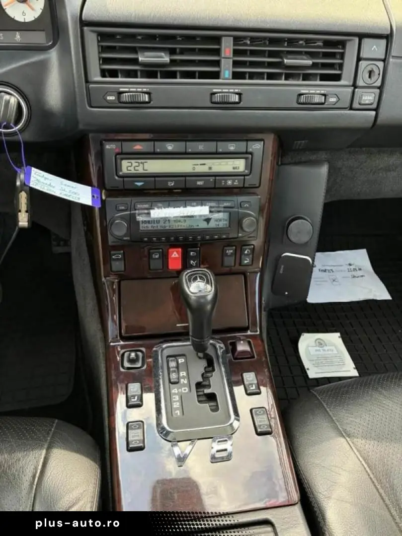 Mercedes-Benz SL-Class 500 V8