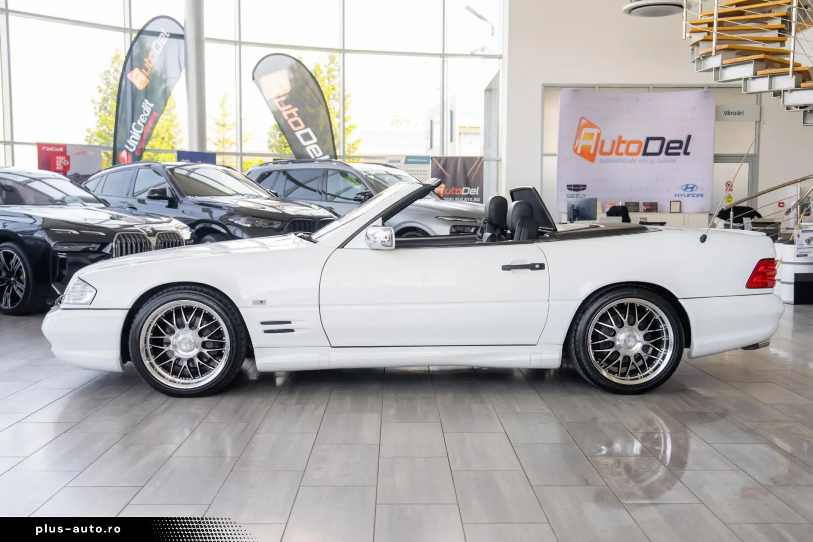Mercedes-Benz SL-Class 500 V8