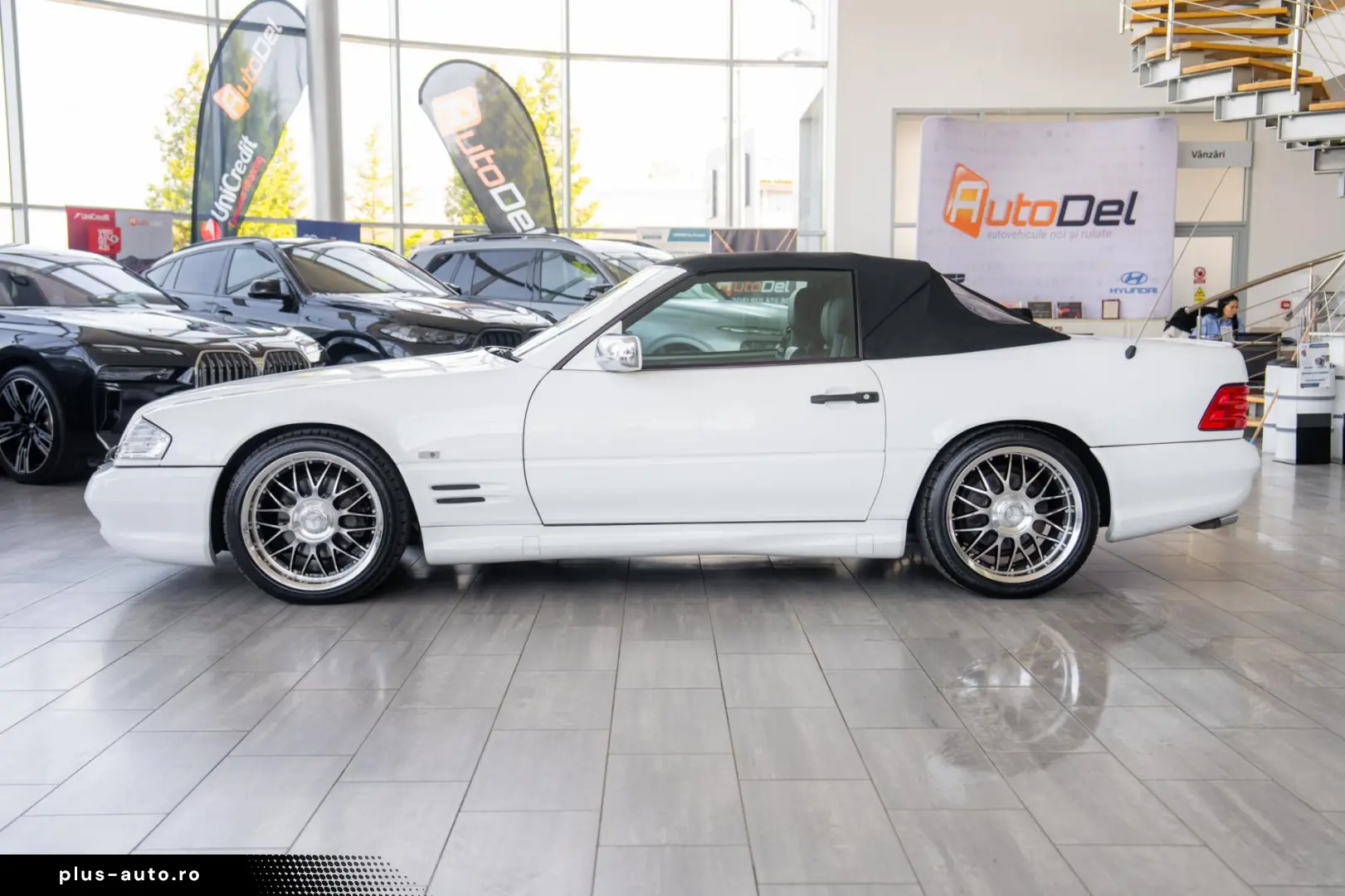 Mercedes-Benz SL-Class 500 V8