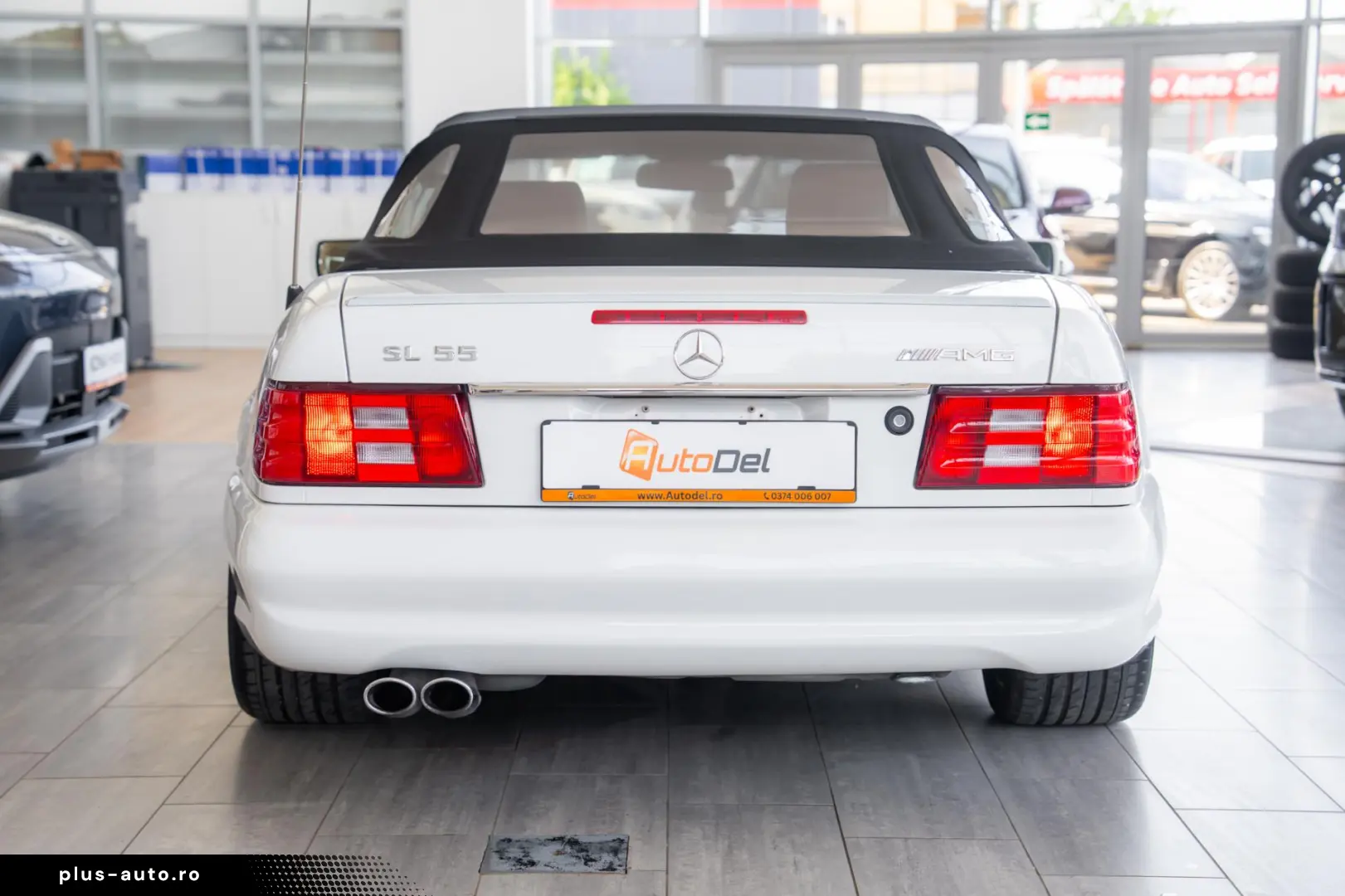 Mercedes-Benz SL-Class 500 V8