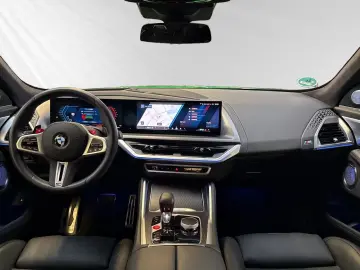 BMW XM 50e Indiv. Signal Green