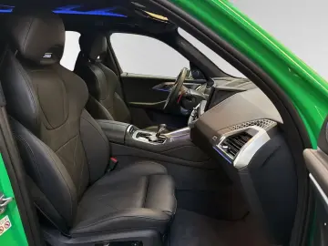 BMW XM 50e Indiv. Signal Green