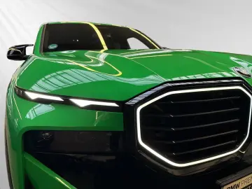 BMW XM 50e Indiv. Signal Green