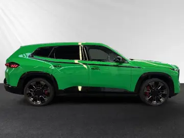 BMW XM 50e Indiv. Signal Green