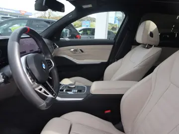 BMW M340d xDrive Touring M-Sport Pro HK Pano.Dach Lh