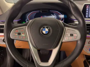 BMW 740 d xDrive Massage Laser HUD 360 K Soft-Close