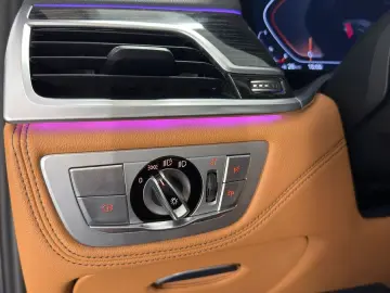 BMW 740 d xDrive Massage Laser HUD 360 K Soft-Close
