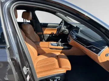 BMW 750i xDrive Standhzg. TV  HiFi Head-Up DAProf.