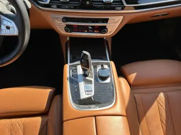 BMW 750i xDrive Standhzg. TV  HiFi Head-Up DAProf.