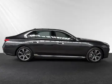 BMW 750e xDrive DAProf. Autobahnass. Head-Up
