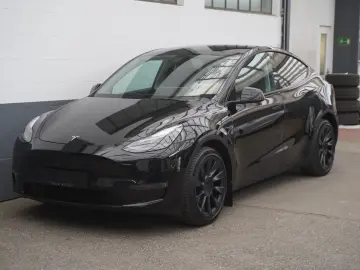 TESLA Model Y Long Range AWD  20-Zoll