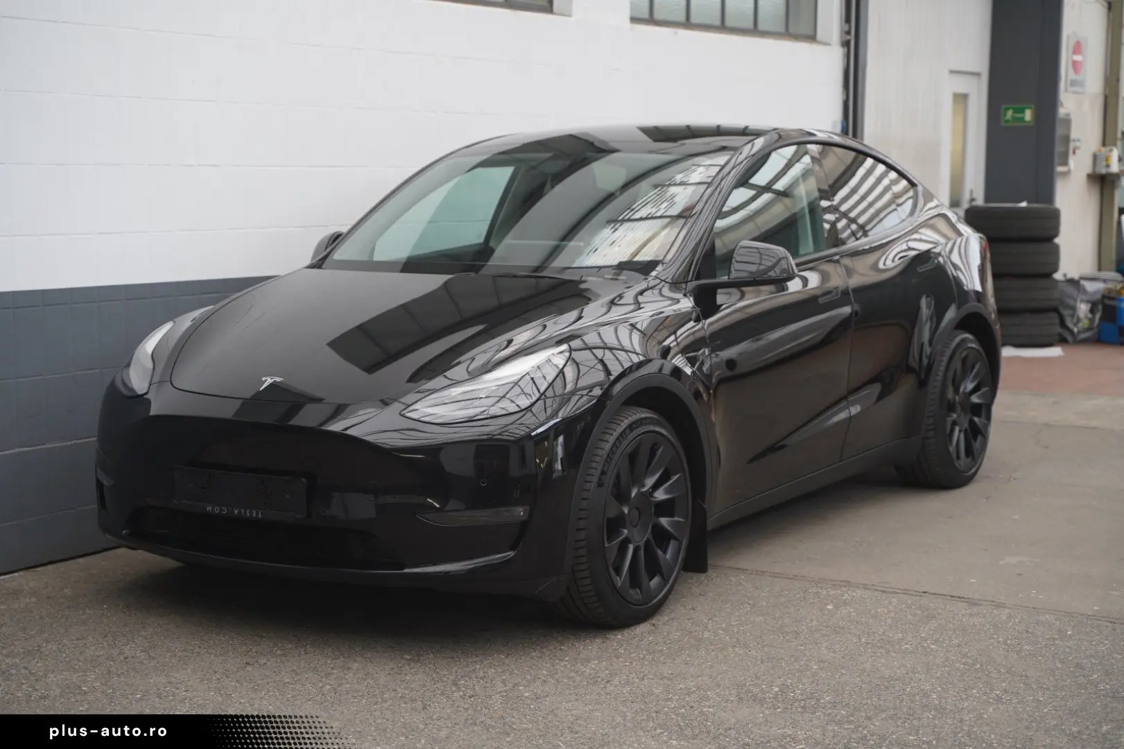 TESLA Model Y Long Range AWD  20-Zoll