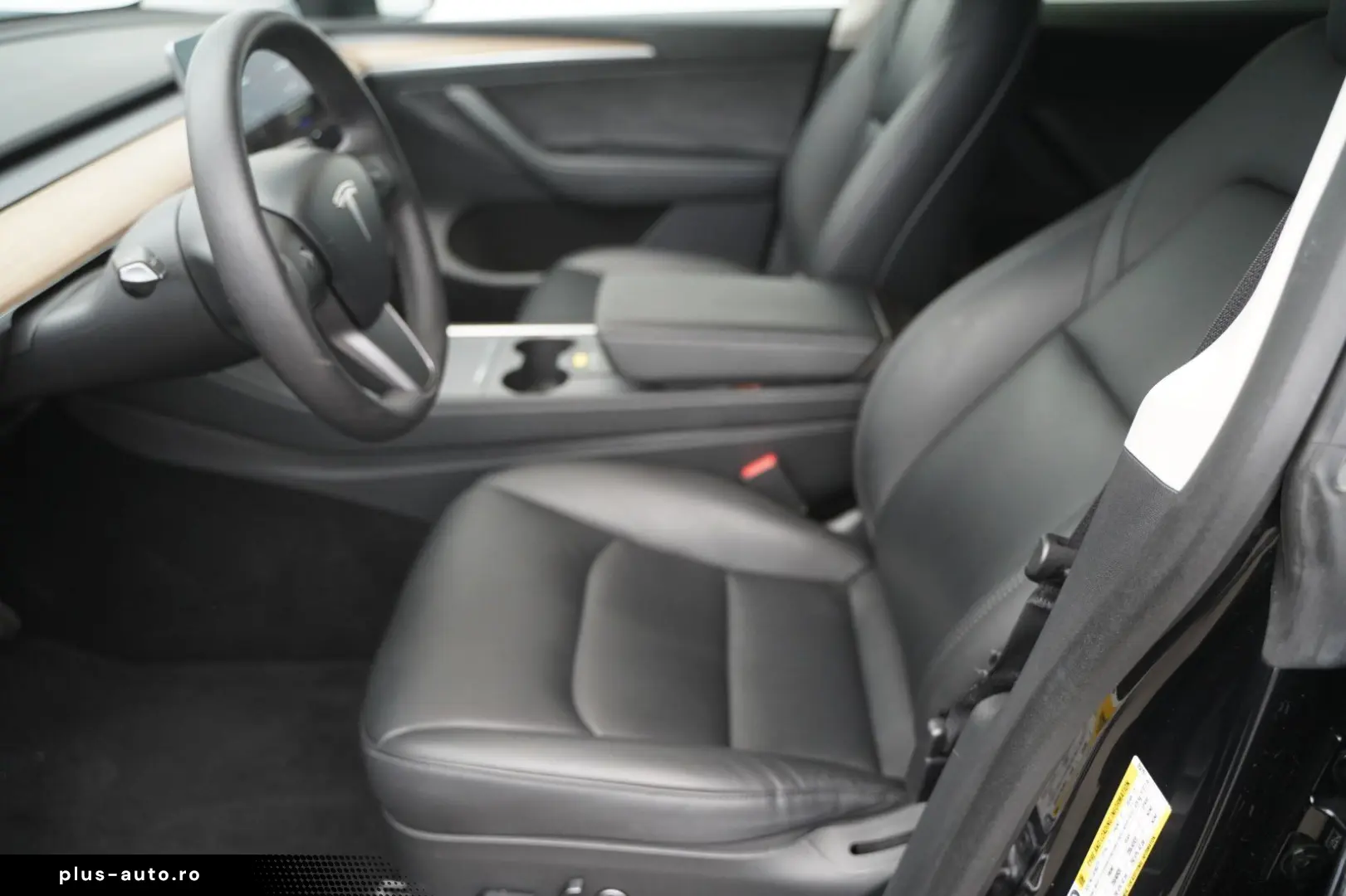 TESLA Model Y Long Range AWD  20-Zoll