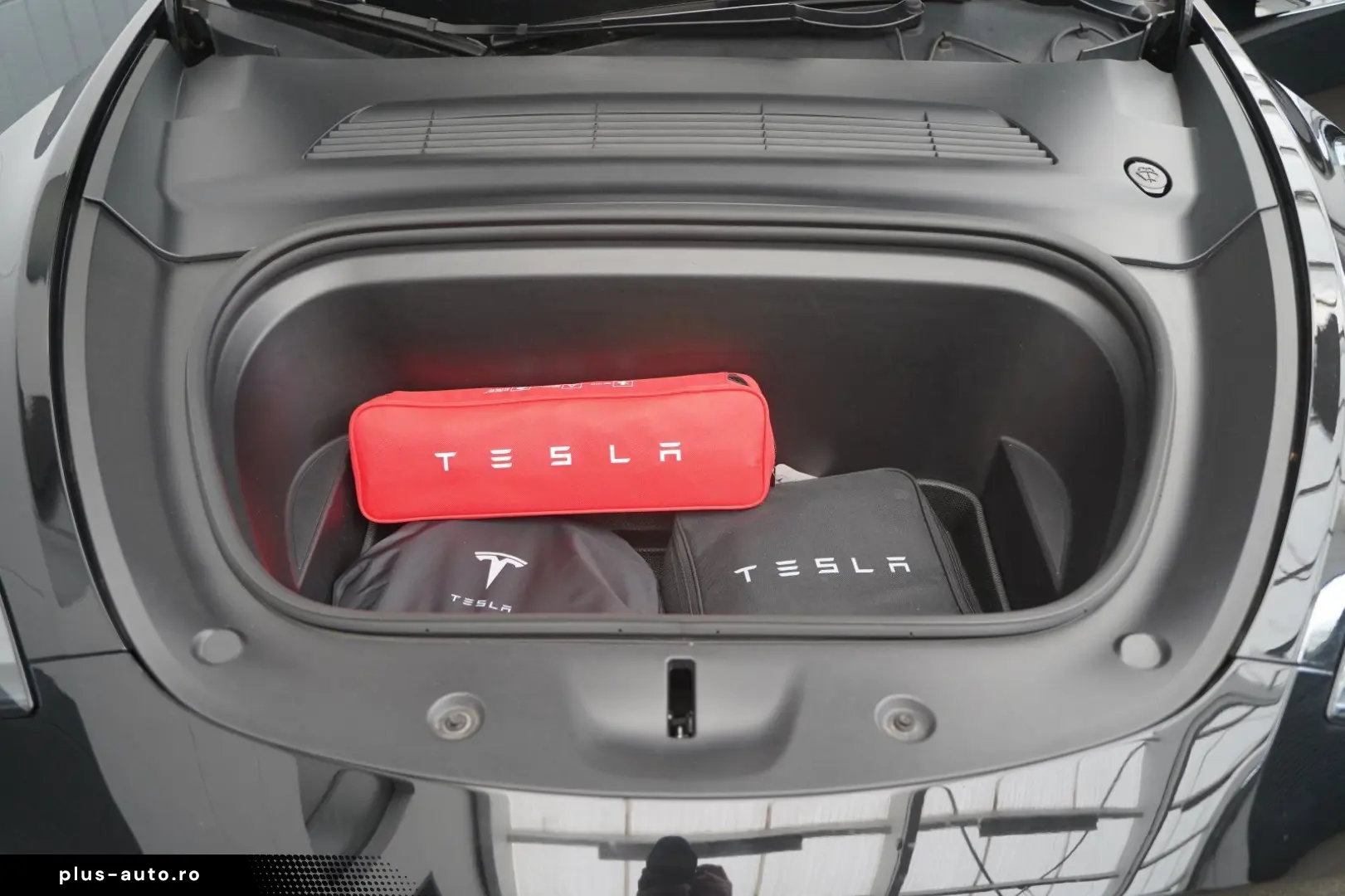 TESLA Model Y Long Range AWD  20-Zoll