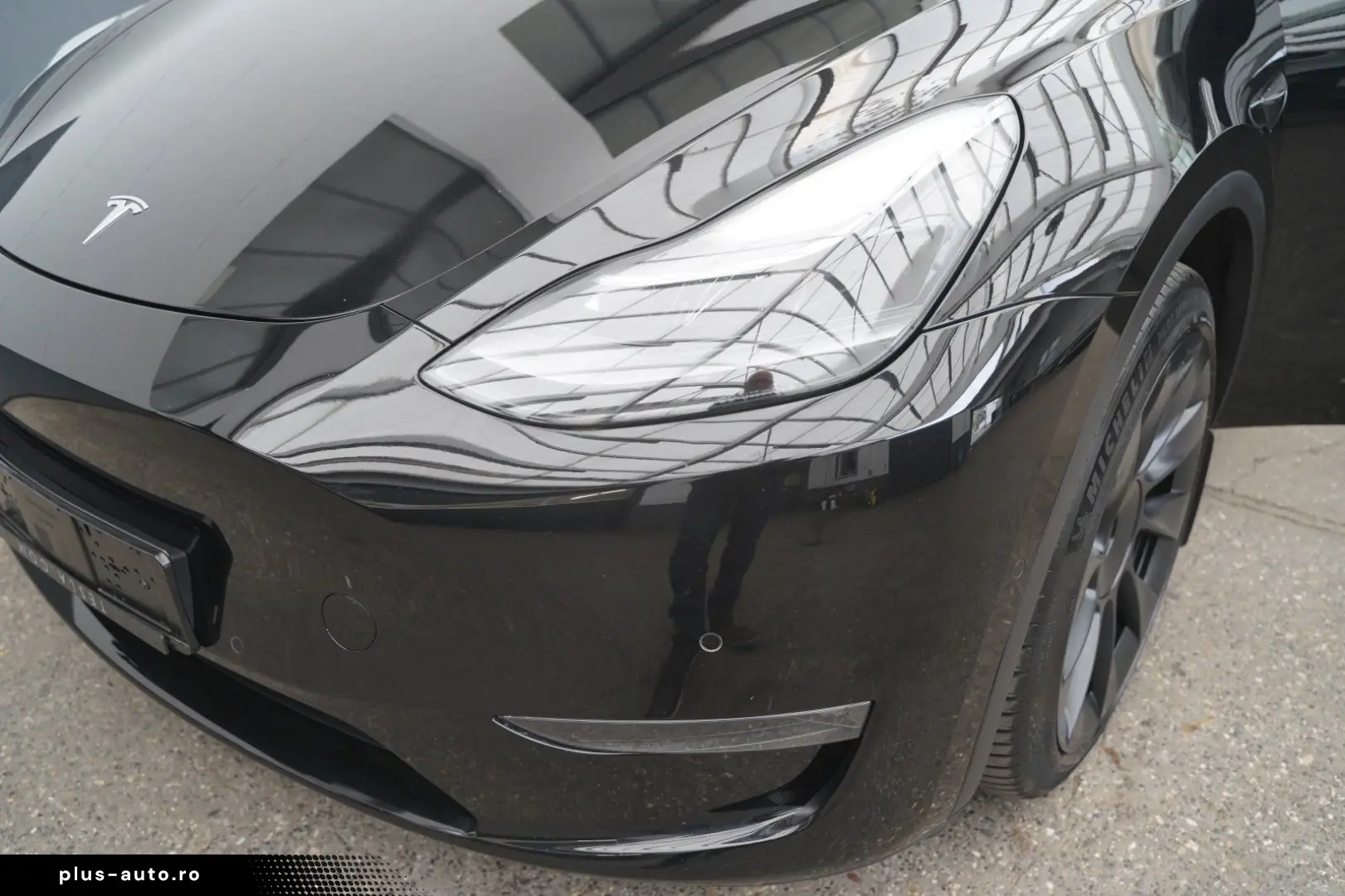 TESLA Model Y Long Range AWD  20-Zoll