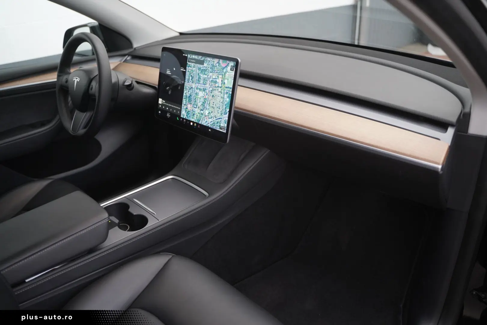 TESLA Model Y Long Range AWD  20-Zoll