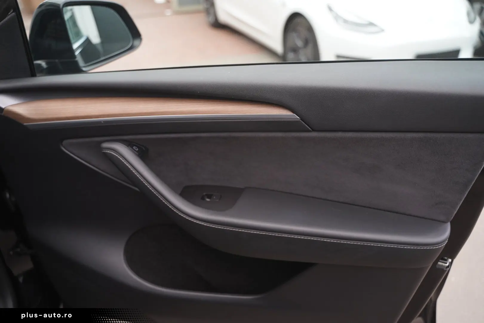 TESLA Model Y Long Range AWD  20-Zoll