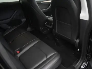 TESLA Model Y Long Range AWD  20-Zoll