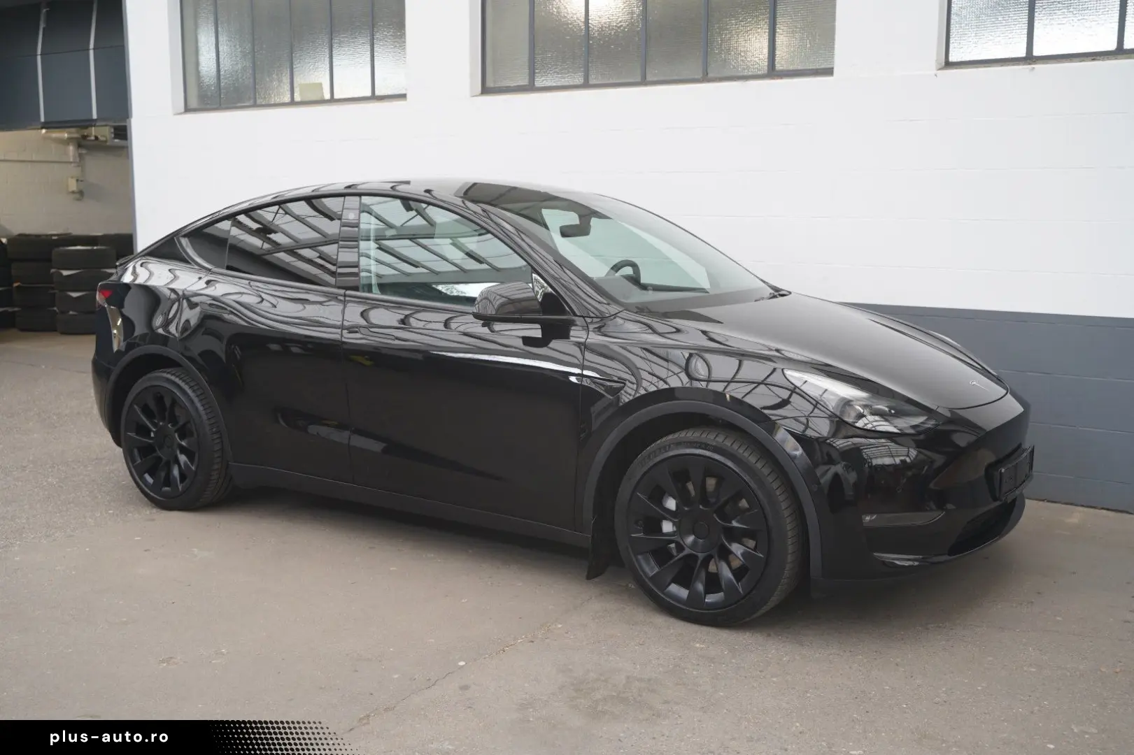 TESLA Model Y Long Range AWD  20-Zoll