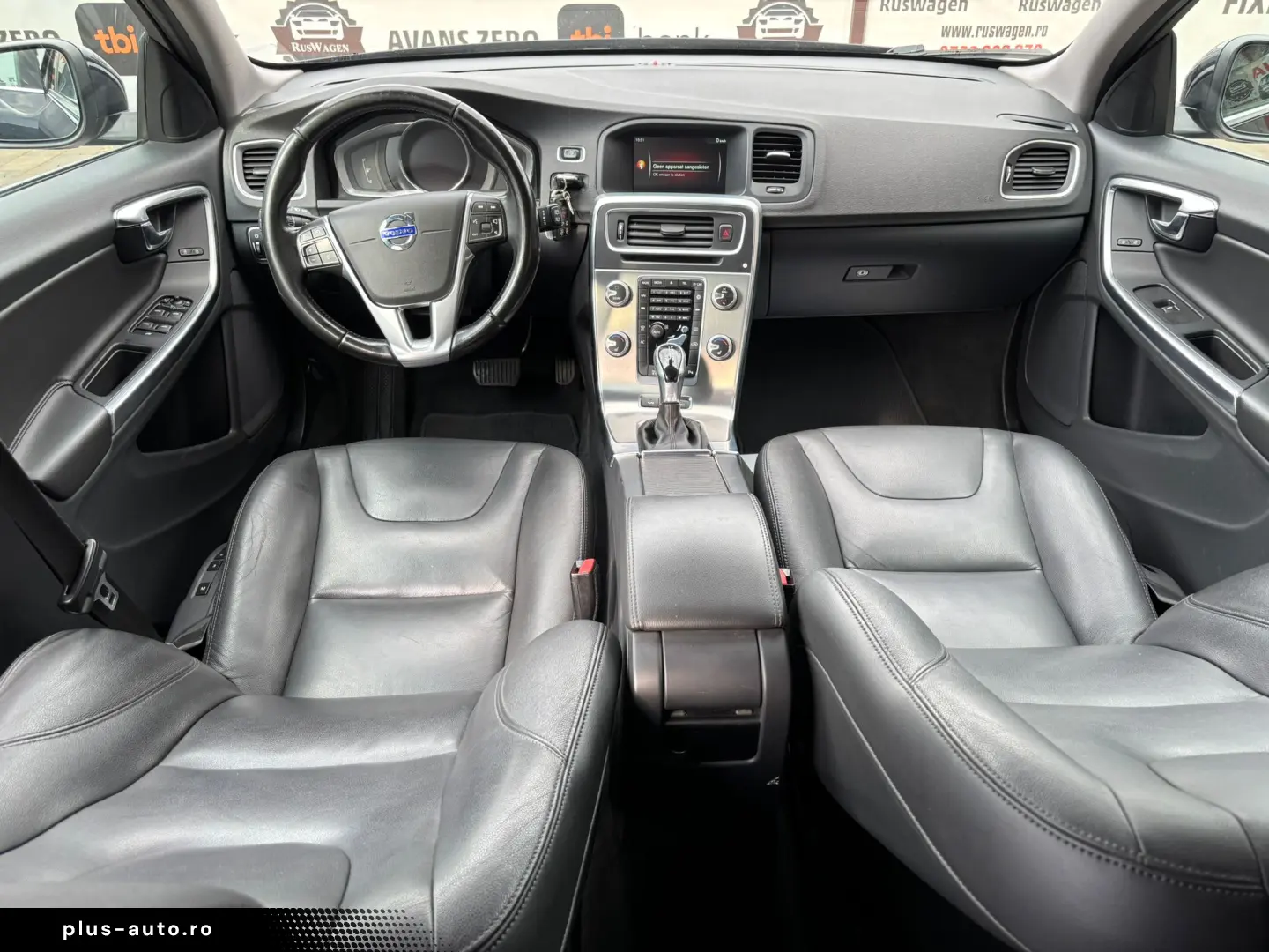 VOLVO V60 2015 12 2.4