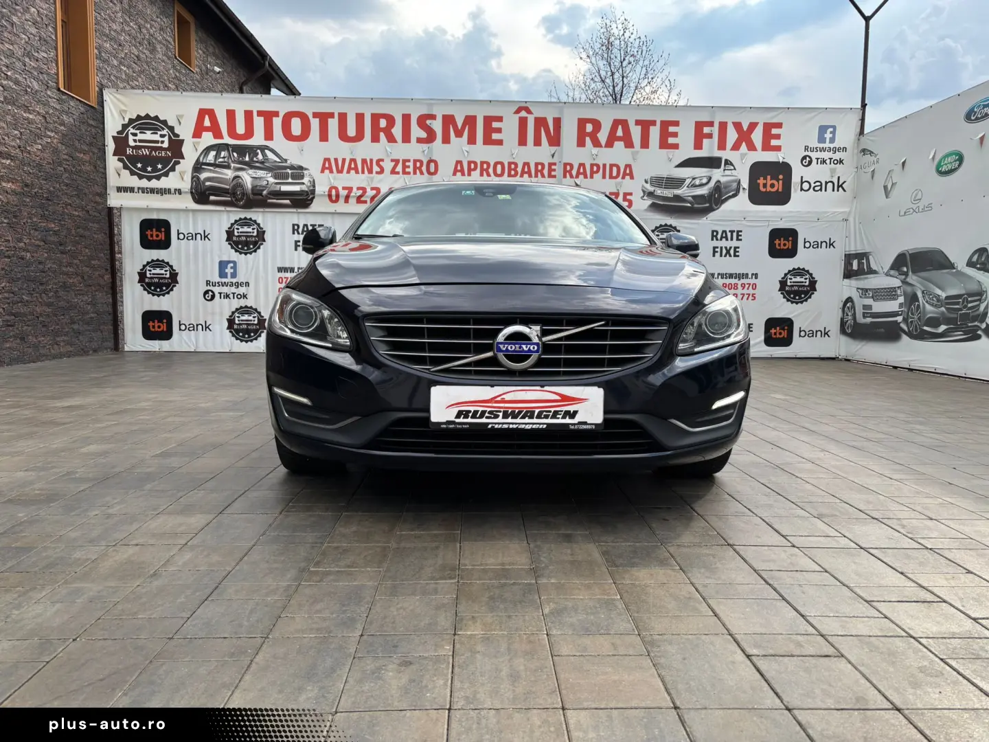 VOLVO V60 2015 12 2.4