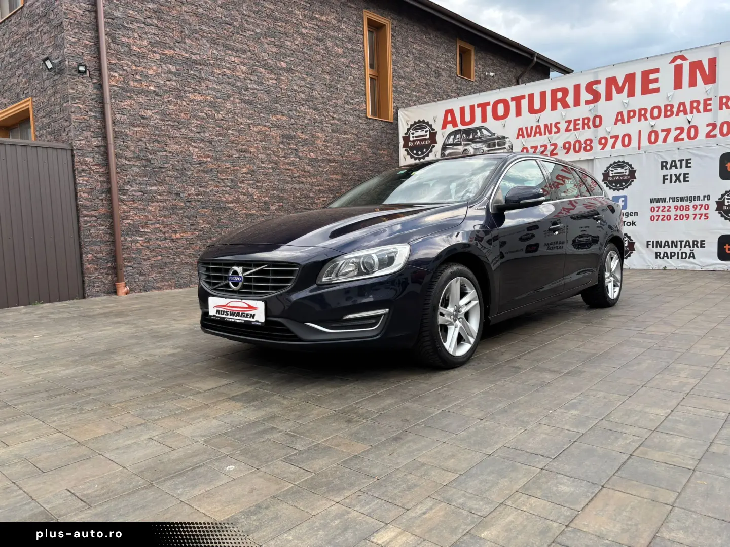 VOLVO V60 2015 12 2.4