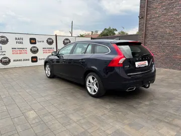 VOLVO V60 2015 12 2.4
