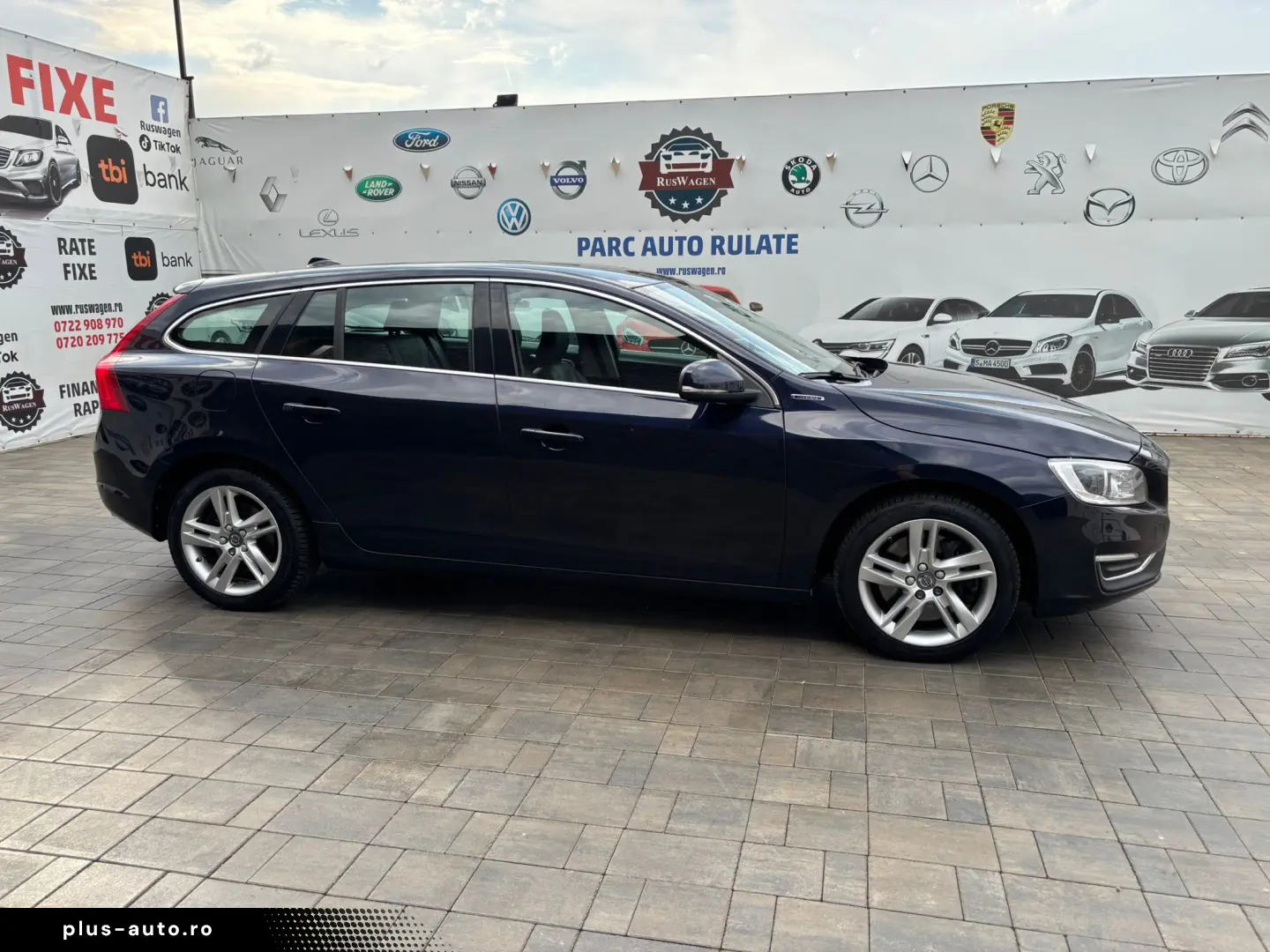 VOLVO V60 2015 12 2.4