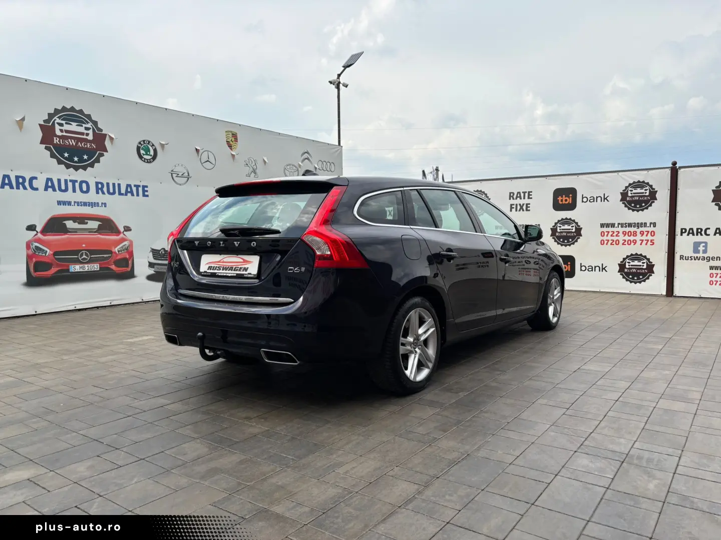 VOLVO V60 2015 12 2.4