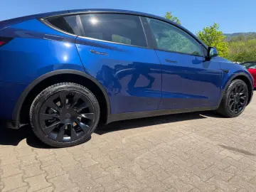 TESLA Model Y Long Range Dual AWD 360Kamera 1xHand Übe