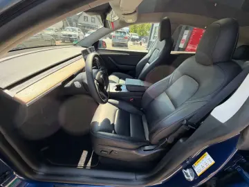 TESLA Model Y Long Range Dual AWD 360Kamera 1xHand Übe