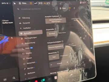 TESLA Model Y Long Range Dual AWD 360Kamera 1xHand Übe