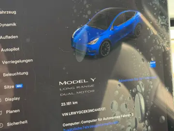 TESLA Model Y Long Range Dual AWD 360Kamera 1xHand Übe