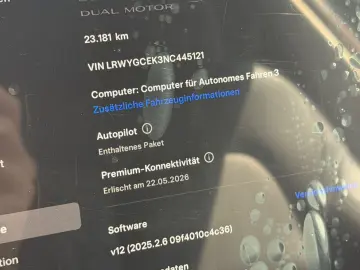 TESLA Model Y Long Range Dual AWD 360Kamera 1xHand Übe