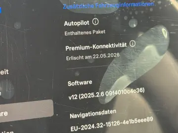 TESLA Model Y Long Range Dual AWD 360Kamera 1xHand Übe