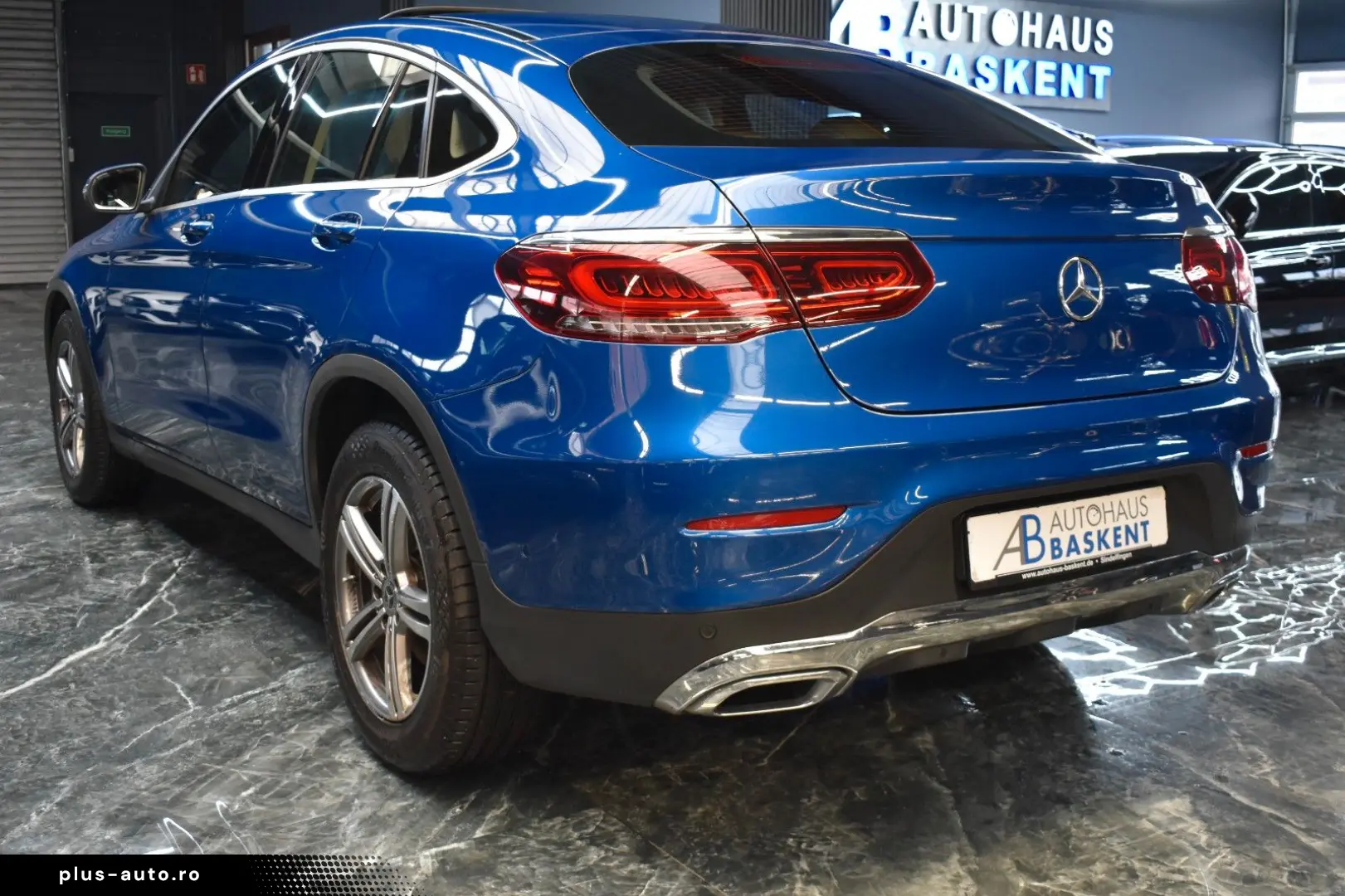 MERCEDES-BENZ GLC 220 d COUPE 4M LEDER GLASDACH STAND-HZ