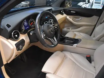 MERCEDES-BENZ GLC 220 d COUPE 4M LEDER GLASDACH STAND-HZ