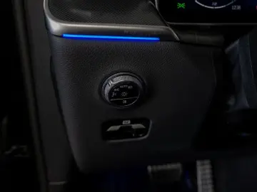 MERCEDES-BENZ GLC 200 4M AMG-Sport LED 360 Pano Nigh&hellip;