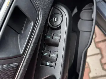 Ford B-MAX 2015 1.0L Benzină