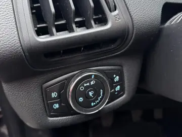 Ford B-MAX 2015 1.0L Benzină