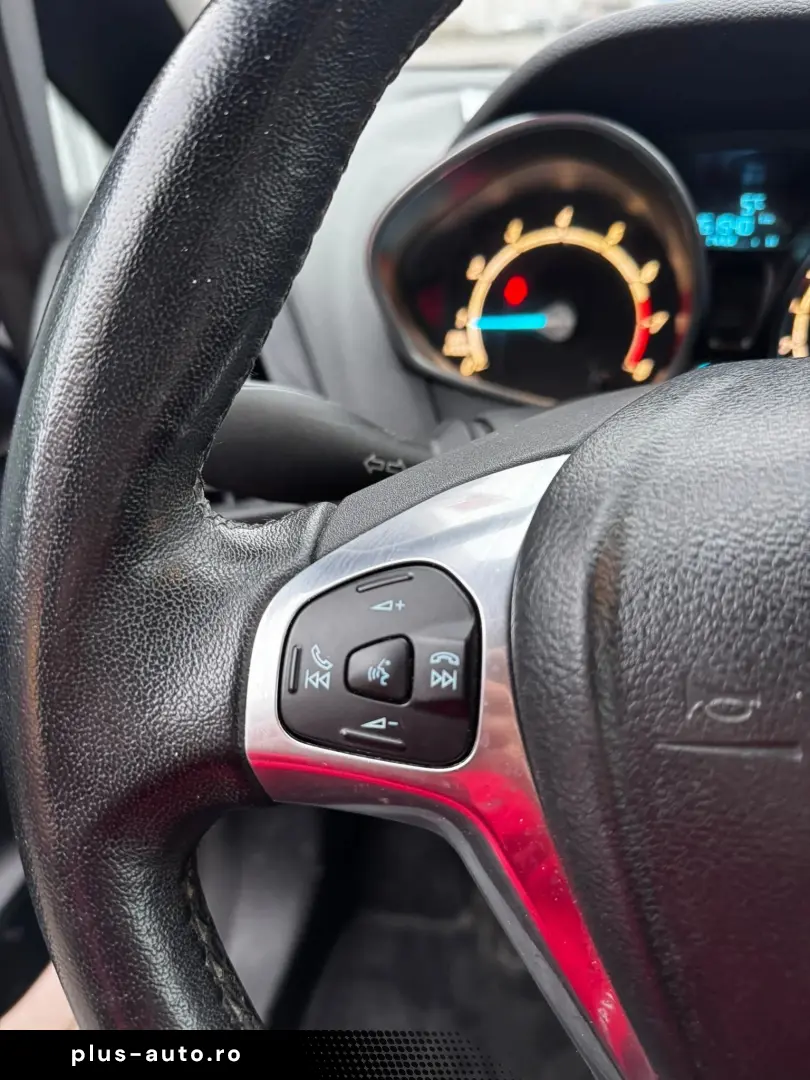 Ford B-MAX 2015 1.0L Benzină