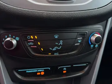 Ford B-MAX 2015 1.0L Benzină