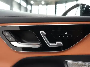 MERCEDES-BENZ GLC 300 4Matic AMG-LINE NIGHT BURM HEA…