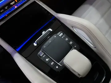 MERCEDES-BENZ GLE 350de 4Matic AMG-LINE PANO 360 KAM…