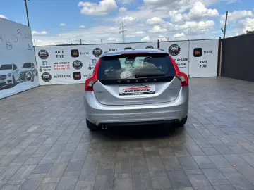 Volvo V60 2013 10