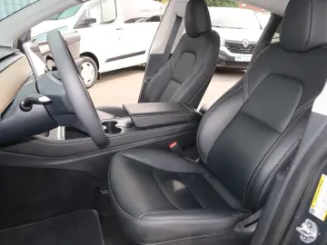 TESLA Model Y Long Range Dual AWD # 51 tkm #MWST.