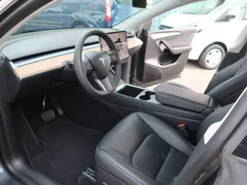 TESLA Model Y Long Range Dual AWD # 51 tkm #MWST.