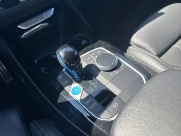 BMW iX3 M SPORT DAB LED WLAN Parkassistent Shz