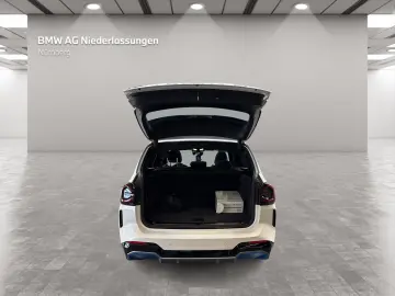 BMW iX3 M Sport Sportsitze adapt. Fahrwerk Ambient L