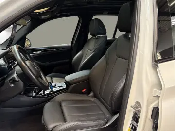 BMW iX3 M Sport Sportsitze adapt. Fahrwerk Ambient L